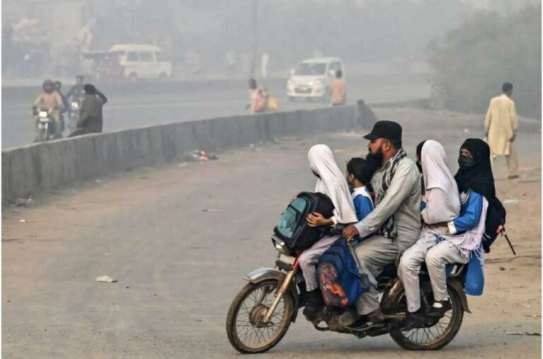 Smog in Pakistan megacity ends outdoor play for schoolkids