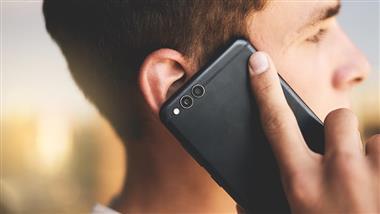 Study Links Smartphone Overuse to Increased Migraine Risk