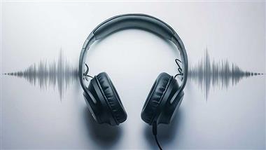 Are Your Headphones Damaging Your Hearing? Experts Warn of Rising Risk